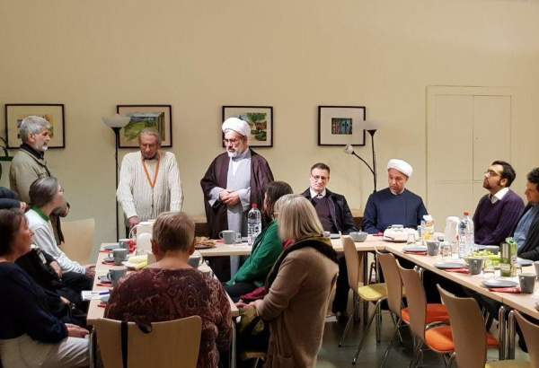 برلین کے کلیسہ میں اسلام و مسیحیت کے درمیان مشترک متعلق گفتگو