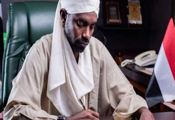 عذرخواهی وزیر سودانی پس از اشتباه قرآنی