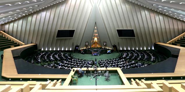 البرلمان الايراني يحذر اوروبا من تنفيذ "آلية فض النزاع"