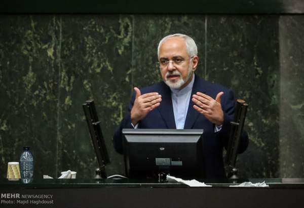 تاکید وزیر خارجه بر دفاع از توان موشکی ایران