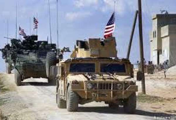 شامی عوام نے امریکی فوج کی گاڑیوں پر پتھراو کرکے بھاگنے پر مجبور کردیا