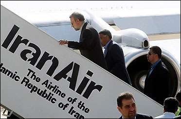 لاريجاني يغادر طهران متوجها الى دمشق لبحث التطورات في المنطقة