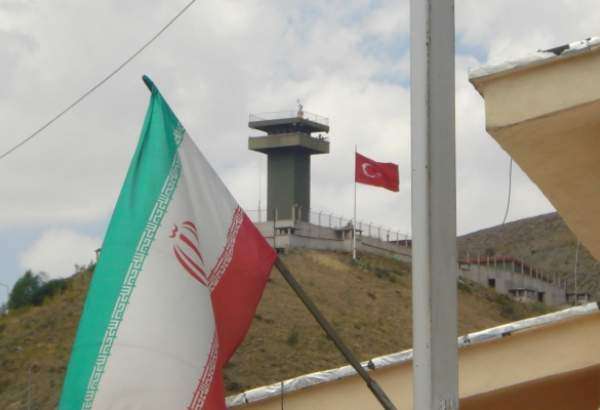 ترکیه مرز با ایران را برای مهار کرونا موقتاً بست
