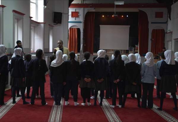 مدارس اسلامی انگلیس، جایگزینی امن برای فرزندان مهاجران مسلمان