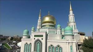 تلاوة القرآن الكريم على مدار الساعة في مسجد موسكو الكبير طلبا من الله لمنع تفشي وباء كورونا