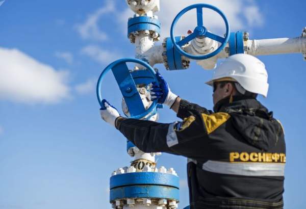 آمادگی عربستان سعودی و روسیه برای کاهش تولید نفت‌