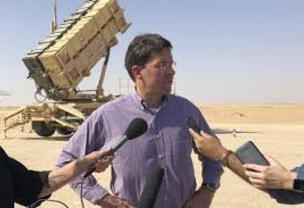 امریکی وزیر دفاع کا عراق میں عین الاسد میں امریکی فوی اڈے کا دورہ