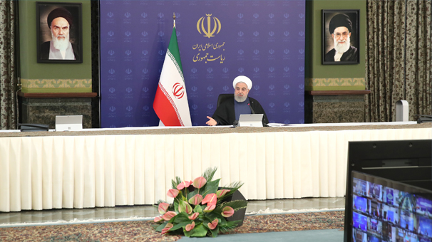 الرئيس الايراني يعلن بدء مرحلة جدیدة في البلاد لتشخیص کورونا