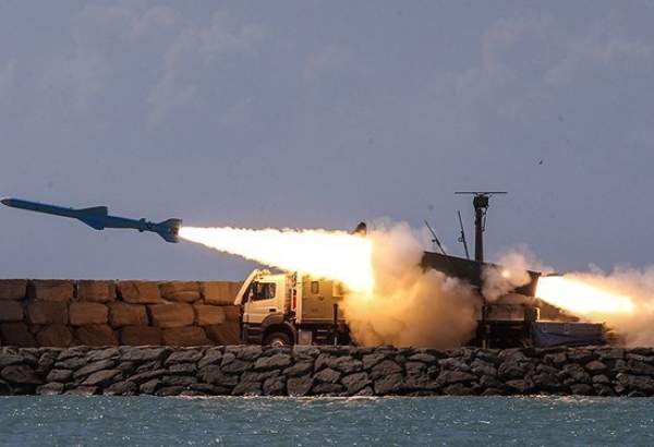 تولید موشک‌های سطحی و زیرسطحی نیروی دریایی سپاه با برد ۷۰۰ کیلومتر