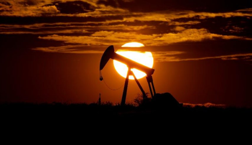سقوط سعر برميل النفط الأمريكي مساء الاثنين، إلى أقل من صفر دولار للمرة الأولى في التاريخ
