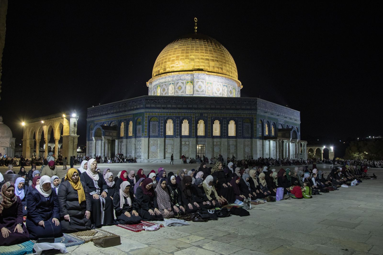 برگزاری نماز مغرب در بیت المقدس در آستانه ماه رمضان