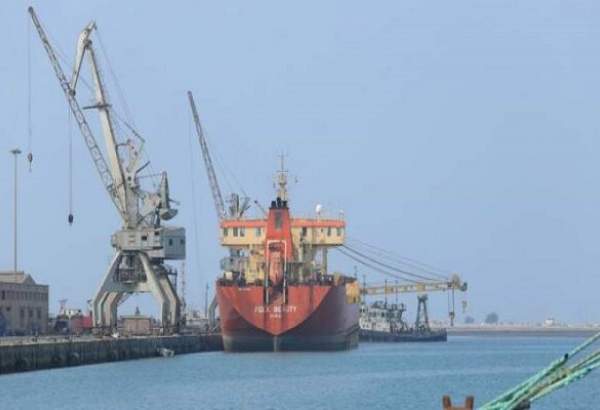 ادامه جنایات ضد بشری سعودی در یمن/ توقیف کشتی‌های حامل مواد غذایی