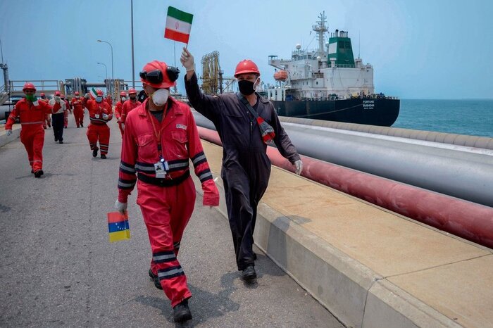 وصول ناقلات النفط الايرانية  بأنها ترمز الى التآزر والتعاضد بين شعبي ايران وفنزويلا
