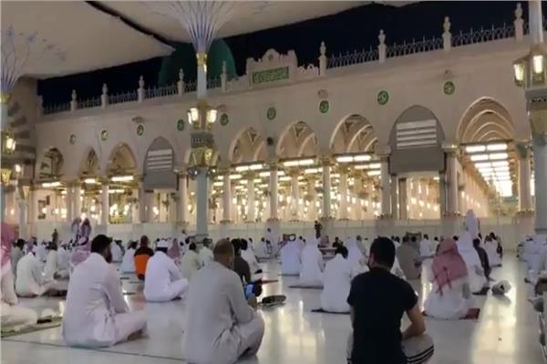 إعادة فتح المسجد النبوي أمام المصلين