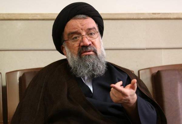 Imam Khomeiny fait partie de rares personnalités distinguées de l