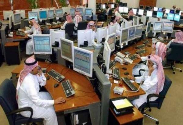 سعودی عرب: 2 سال تک ملازمین کو نصف تنخواہ دینے کا اعلان