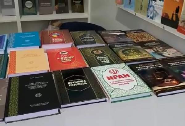 کتاب‌های نفیس ایرانی در نمایشگاه کتاب مسکو عرضه شد + فیلم