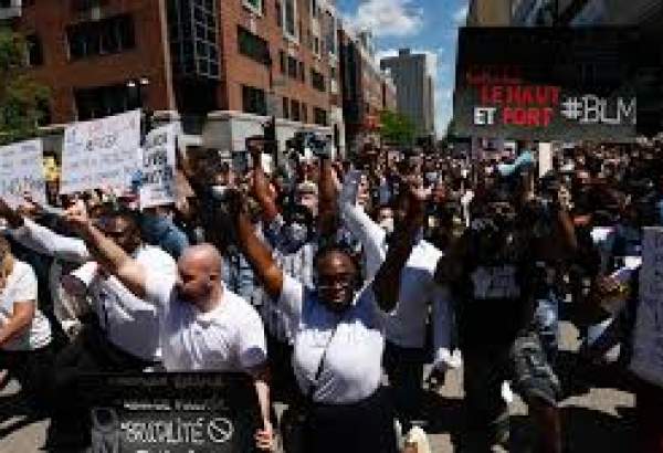 Grande manifestation à Montréal pour soutenir les manifestations américaines contre le racisme