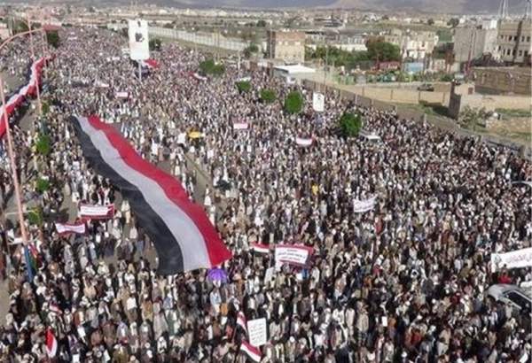 تظاهرات گسترده مردم یمن در تعز/ تاکید بر خروج فوری امارات و عربستان از یمن