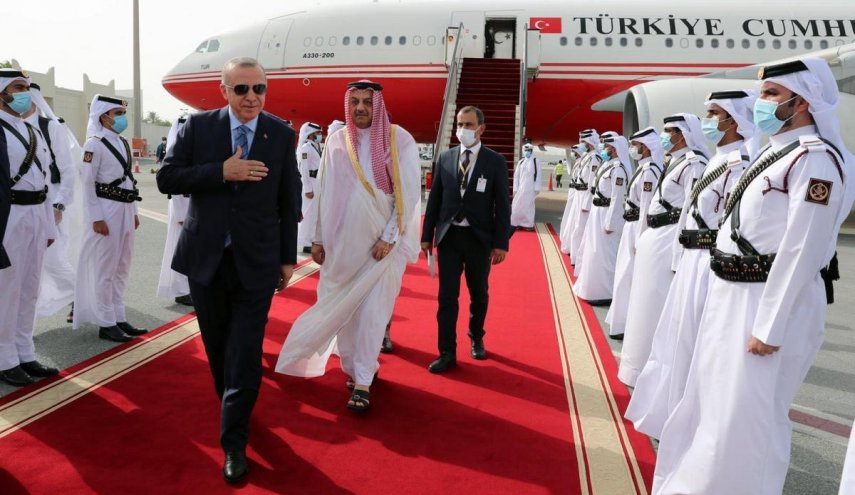 أمير قطر يستقبل أردوغان في الدوحة في زيارة عمل تستغرق يوماً واحداً