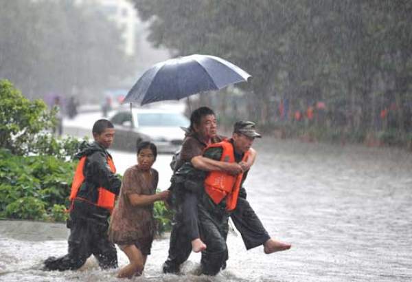 چین کے مختلف صوبوں میں طوفانی بارش اور سیلاب،