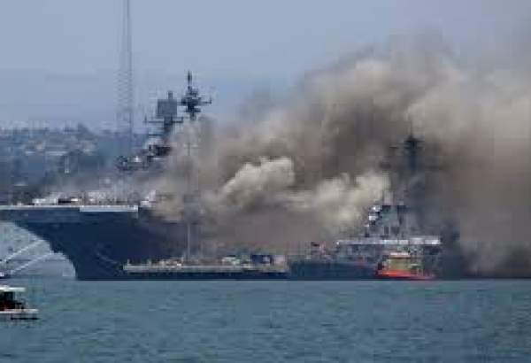 امریکہ: بحری جنگی جہاز میں آگ پر قابو پانے کی کوششیں دوسرے روز بھی جاری
