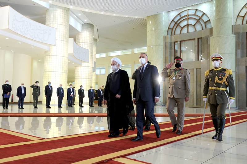 الرئيس الايراني " يستقبل رئيس الوزراء العراقي "مصطفى الكاظمي" رسميا في طهران.  