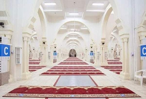 مسجد نُمره در اطراف صحرای عرفات متناسب با شرایط کرونا آماده سازی شد+ تصویر