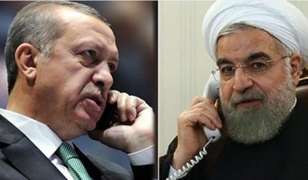 روحاني يؤكد عزم ايران على تطوير العلاقات الشاملة مع تركيا
