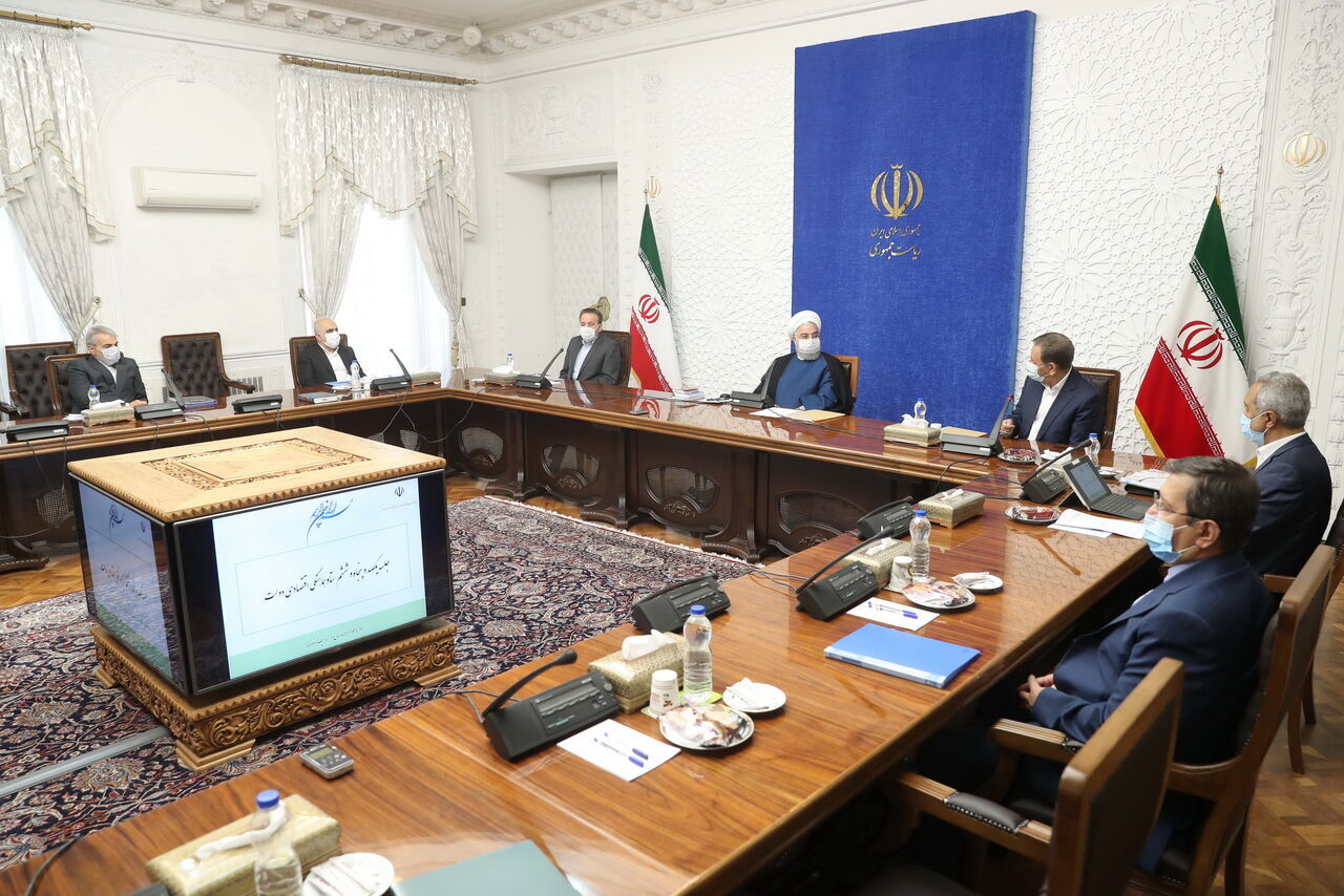 روحاني : بعد عامين على ممارسة العدو اقسى العقوبات ضد اقتصادنا تمكنا من تحقيق انجازات كبيرة
