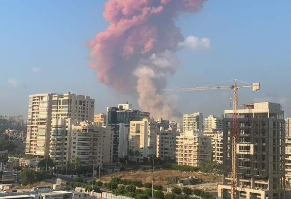 رویترز از کشته شدن دست‌کم ۱۰ نفر در انفجار بیروت خبر داد