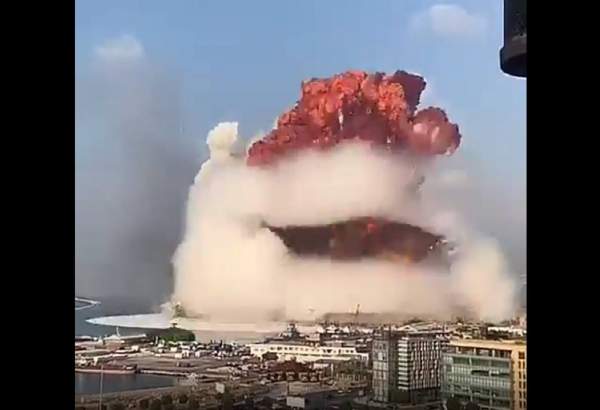 لبنان کے دارالحکومت بیروت میں  ہولناک دھماکہ