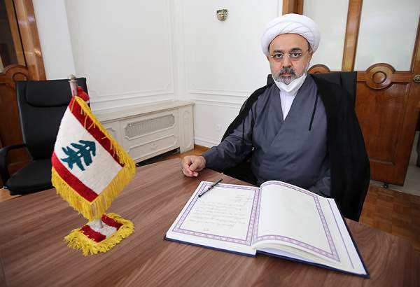 الأمين العام للمجمع العالمي للتقريب بين المذاهب الإسلامية يزور سفارة لبنان في طهران
