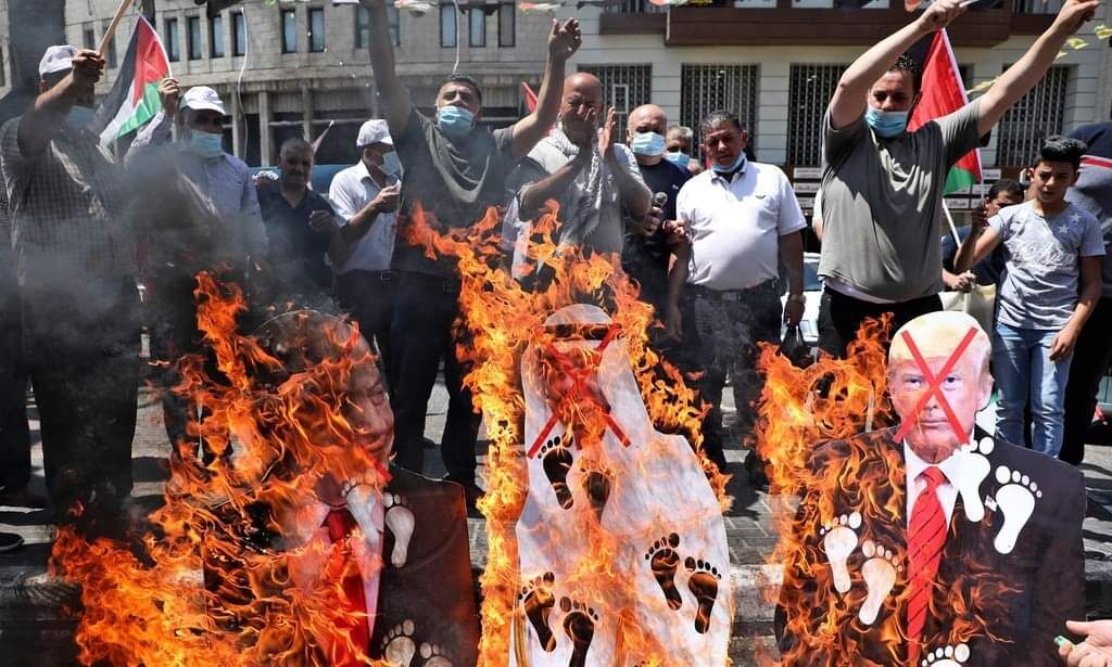 آتش زدن تصاویر نتانیاهو، ترامپ و ولیعهد ابوظبی در کرانه باختری  