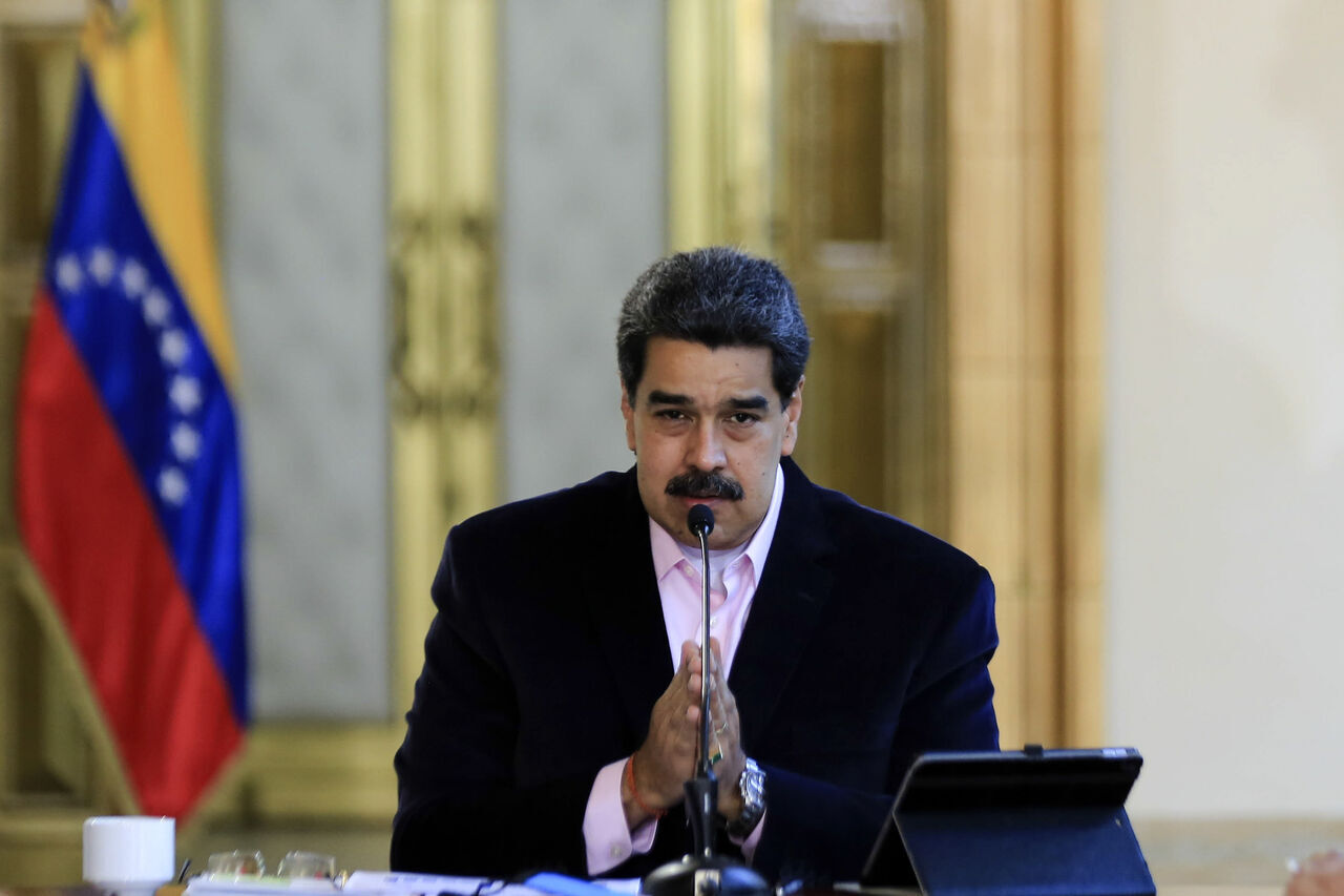 مادورو يشكر مساعدة ايران في كسر الحظر النفطي الامريكي ضد بلاده