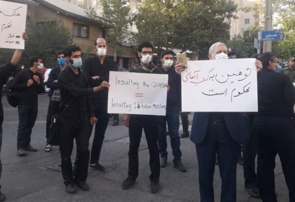 تجمع اعتراضی مقابل سفارت سوئد در محکومیت هتک حرمت قرآن