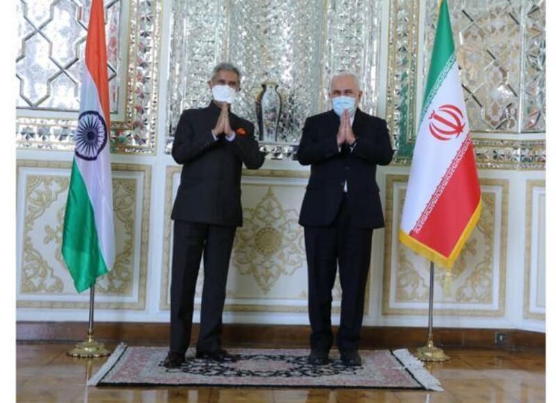 ظريف يجري محادثات مع نظيره الهندي في طهران