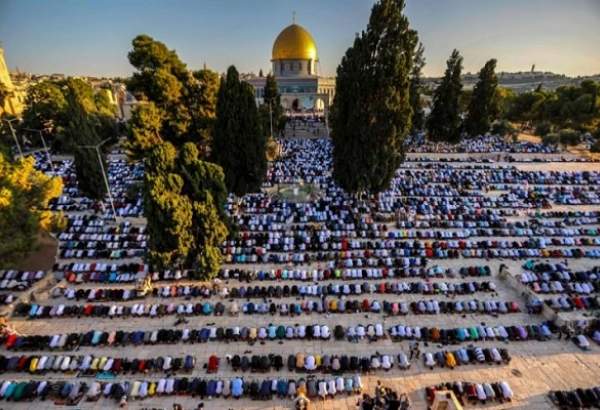 نماز جمعه در مسجد الاقصی با حضور هزاران فلسطینی اقامه شد