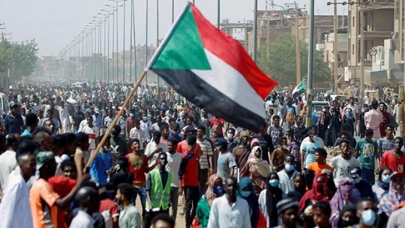الشرطة السودانية تفرق مسيرة جماهيرية تنديدا بالتطبيع مع العدو الصهيوني