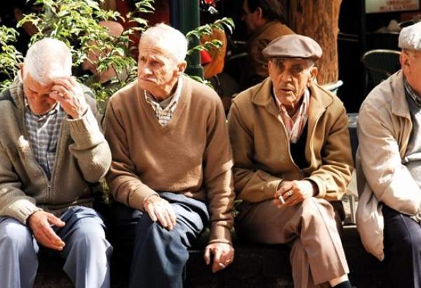 به‌سرعت به‌سوی سالخوردگی جمعیت حرکت می‌کنیم/ میانگین سنی ایرانی‌ها در ۳۰ سال آینده