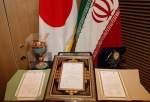 لوح تقدیر رییس جمهور ایران به ایرانشناس ژاپنی اهدا شد