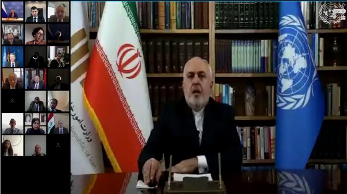 ظريف : لا تقصد ایران ابدا وراء السباق التسليحي في المنطقة