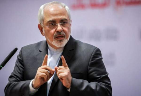 ظریف: ایران هیچ قصدی برای ورود به مسابقه تسلیحاتی در منطقه ندارد