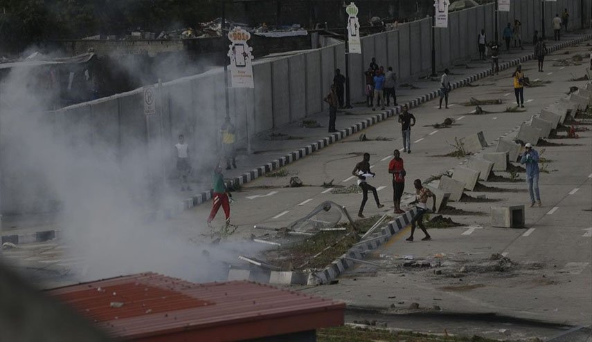 تجدد الاضطرابات في لاغوس أكبر مدن نيجيريا مع سماع طلقات نارية