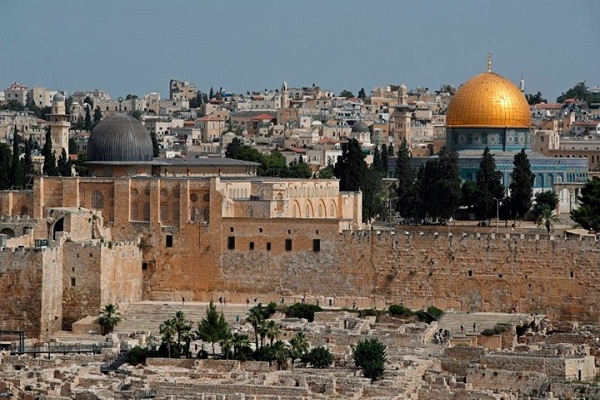 المسجد الأقصى سوف يبقى يزين أرض القدس وفلسطين، مهما حاول المزورون