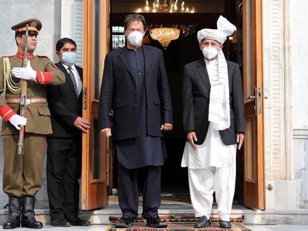 پاکستان اور افغانستان میں تعاون ترقی کے لئے ناگزیر ہے،وزیراعظم عمران خان