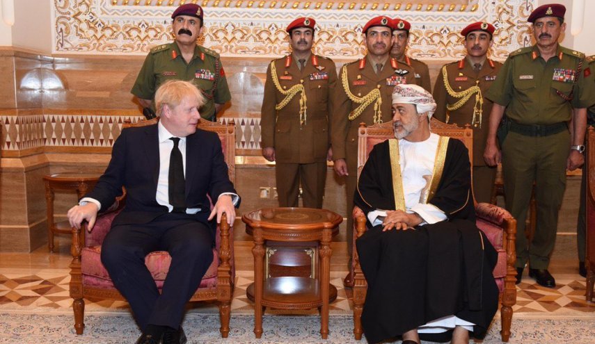 "بوريس جونسون" يشيد بجهود سلطنة عُمان لإيجاد حل للأزمة في اليمن