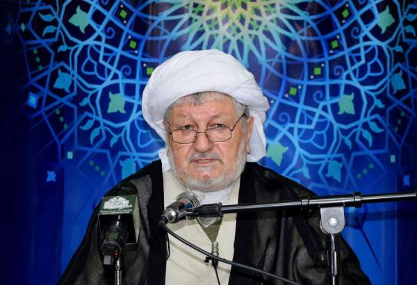 ماموستا قادری: در دفاع از دین، مردم و نظام عقب‌نشینی نخواهیم کرد