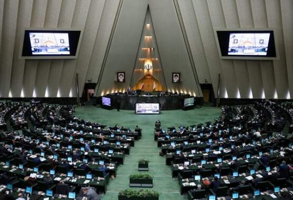 Le président du parlement iranien promet une vengeance sévère pour l