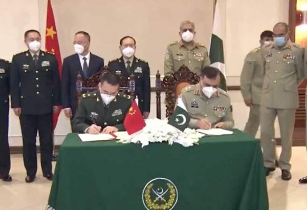 پاکستان اور چین کے دفاعی تعاون کے سمجھوتے پر دستخط